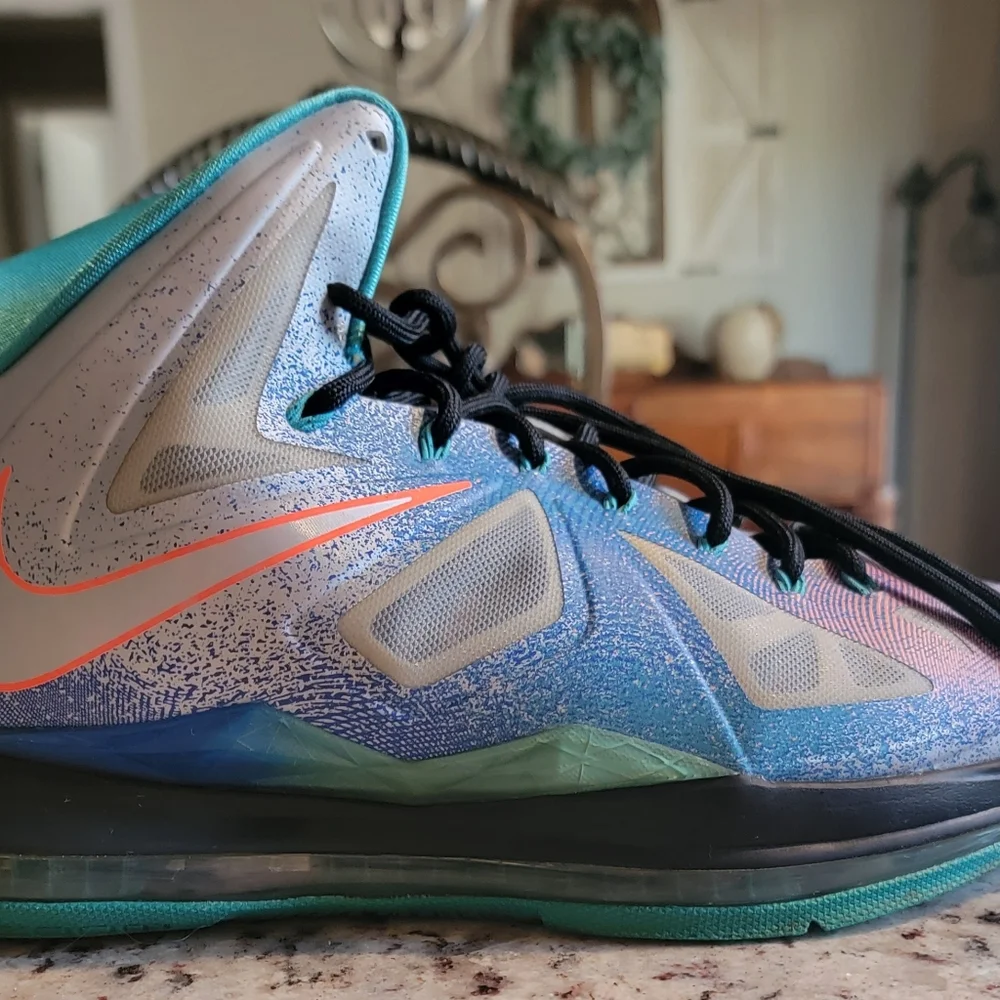 Nike LeBron 10 Pure Platinum Sz 9.5 Fingerprint Hyperfuse Multi Color 541100008